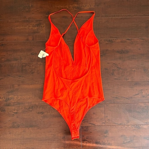 FREE PEOPLE Intimately V-Neck Wire Front Low Back Bodysuit Red NWT Size Large - Picture 3 of 12